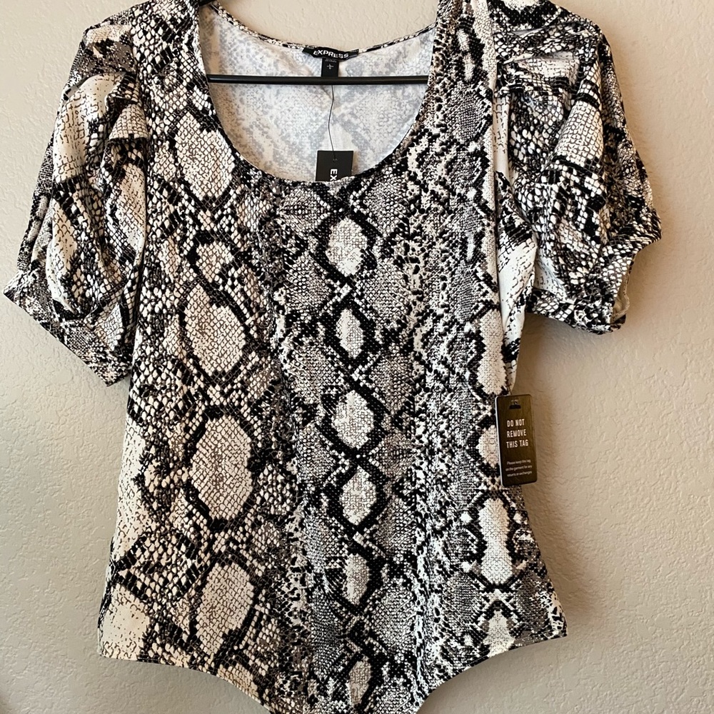 Express snake print bodysuit UNWORN NWT